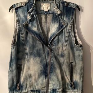 Women’s jean zip up vest